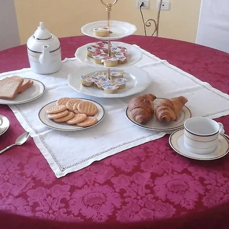 Couette-café Renzo E Lucia Sant Isidoro (Sardinia)
