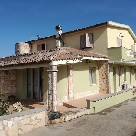 Renzo E Lucia Couette-café Sant Isidoro (Sardinia)
