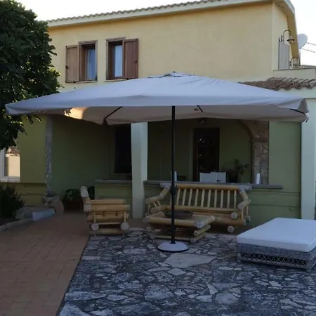 Couette-café Renzo E Lucia Sant Isidoro (Sardinia)